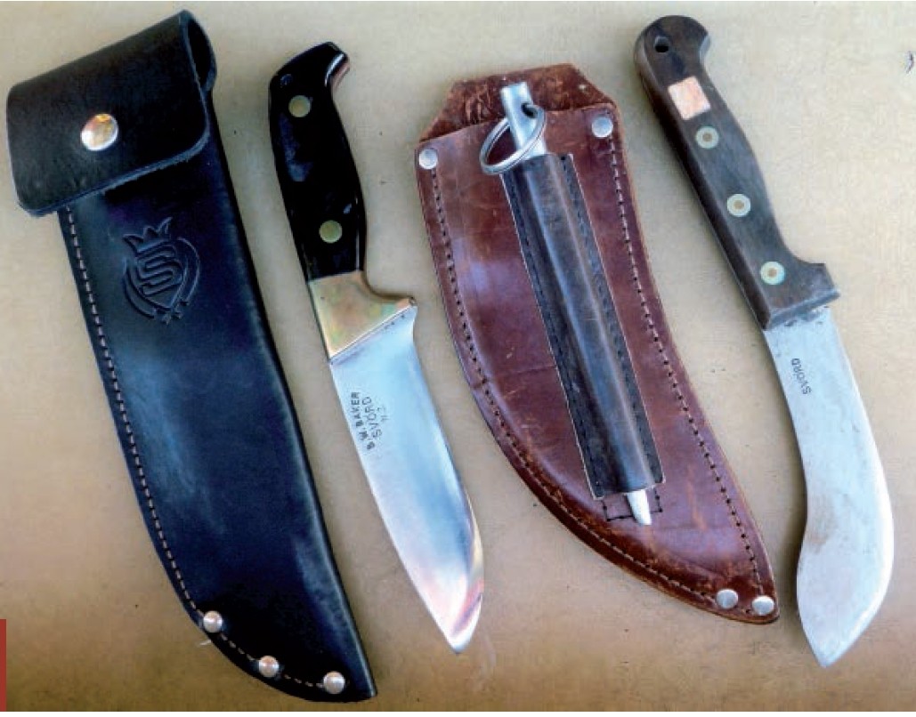 Typical Svord field knives (L) a drop-point hunter and (R) a simonpure flaying knife.