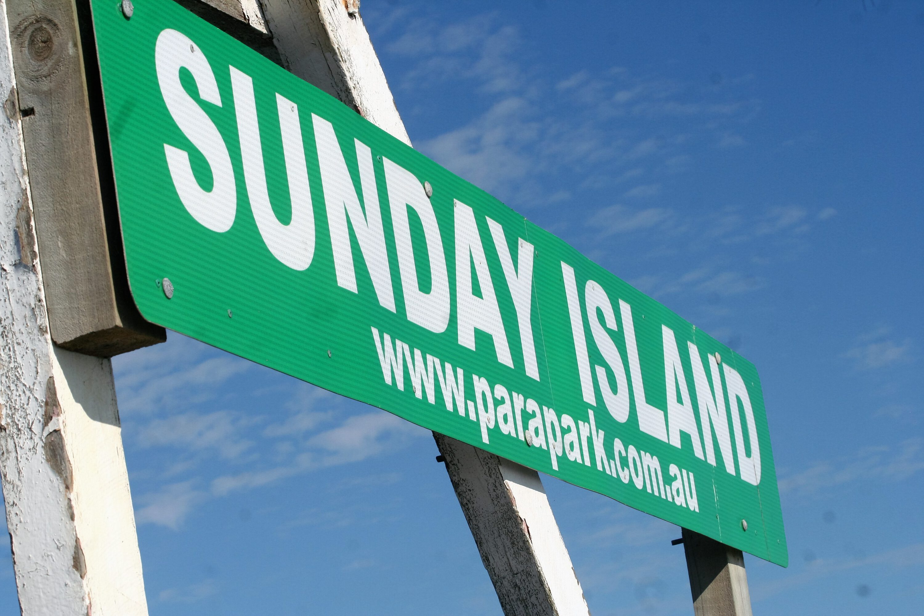 sunday island sign